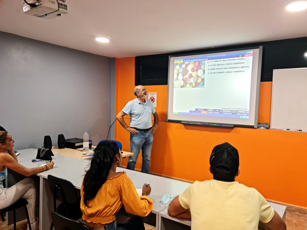 Cursos Intensivos todo el año en Autoescuela CARMELO